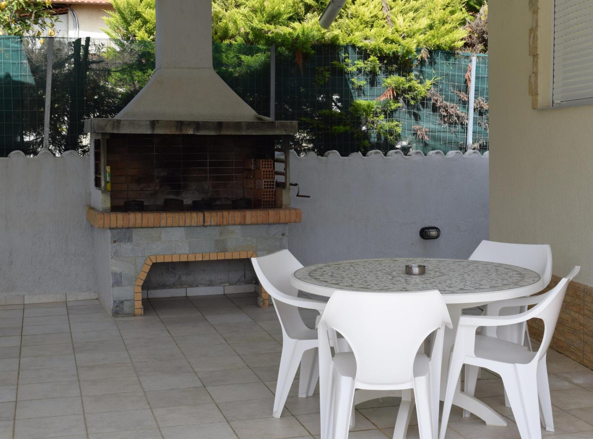 R Apartment Artemida  Exterior photo